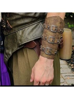 🆕 Medieval Leather Buckle Arm Bracers Knight LARP Renaissance Guards Armor NEW